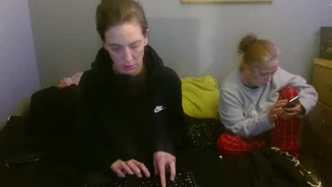 Snapshot of poopcap chatting on December 2024 05:00:02 AM poopcap online show from December 2024 05:00:02 AM