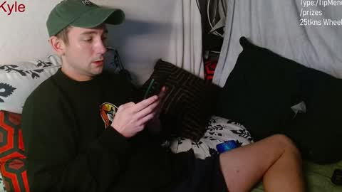 Snapshot of poppunk4life chatting on January 2025 12:30:01 AM Kyle online show from January 2025 12:30:01 AM