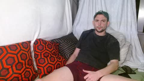 Snapshot of poppunk4life chatting on January 2025 12:19:02 PM Kyle online show from January 2025 12:19:02 PM