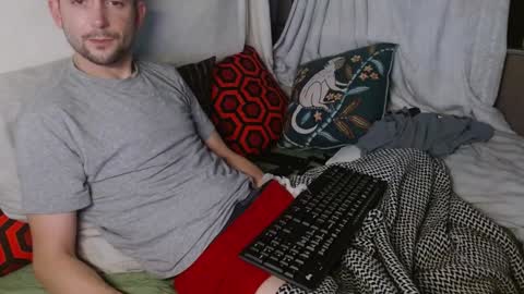 Snapshot of poppunk4life chatting on January 2025 10:51:02 AM Kyle online show from January 2025 10:51:02 AM