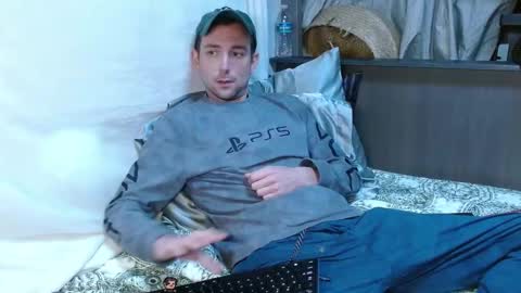 Snapshot of poppunk4life chatting on February 2025 09:30:01 PM Kyle online show from February 2025 09:30:01 PM