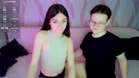 Snapshot of pornostendup chatting on September 2025 07:15:02 PM Ana and Tati online show from September 2025 07:15:02 PM