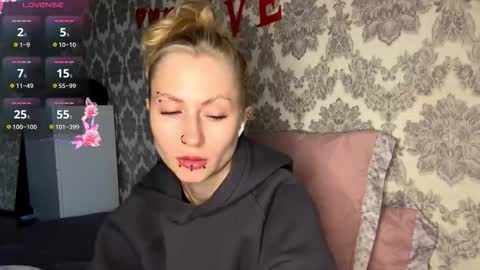  HERES SILVIA AND OlIVIA  WELCOME EVERYONE LOVENSE DOMI REACT TO YOUR TIPS LETS MAKE A GREAT SHOW TOGETHER  online show from September 2025 04:23:01 AM