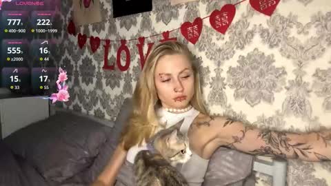  HERES SILVIA AND OlIVIA  WELCOME EVERYONE LOVENSE DOMI REACT TO YOUR TIPS LETS MAKE A GREAT SHOW TOGETHER  online show from September 2025 04:35:02 AM