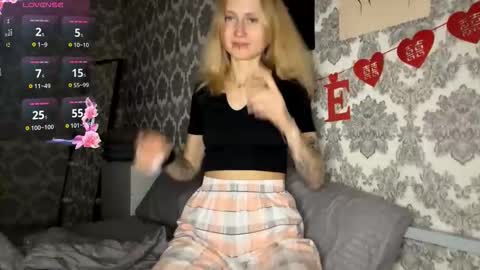  HERES SILVIA AND OlIVIA  WELCOME EVERYONE LOVENSE DOMI REACT TO YOUR TIPS LETS MAKE A GREAT SHOW TOGETHER  online show from September 2025 03:39:01 PM