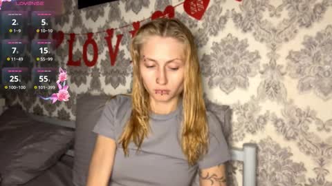  HERES SILVIA AND OlIVIA  WELCOME EVERYONE LOVENSE DOMI REACT TO YOUR TIPS LETS MAKE A GREAT SHOW TOGETHER  online show from October 2025 03:21:02 PM