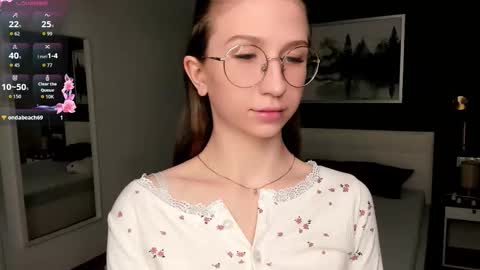 Elizabeth online show from September 2025 07:06:02 PM