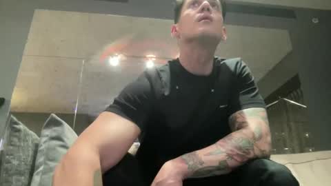 pourlemoment online show from September 2025 06:52:02 AM