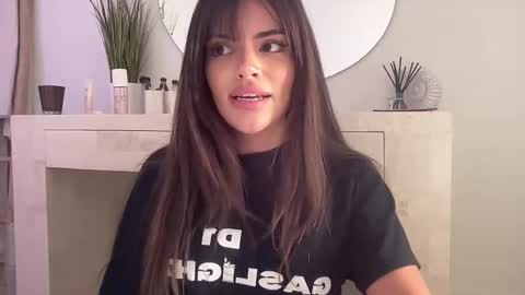 Selena online show from October 2025 11:37:01 PM