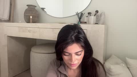 Snapshot of poutyselena chatting on July 2026 02:48:02 AM Selena online show from July 2026 02:48:02 AM