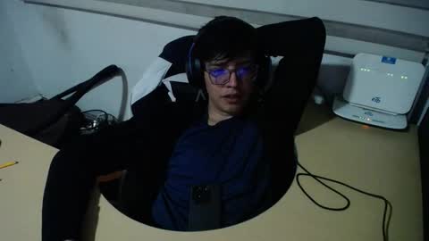 powerfulzeus2 online show from November 2025 01:38:02 AM