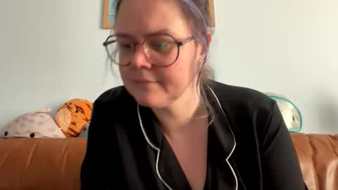 ppriestess online show from May 2026 12:10:01 PM