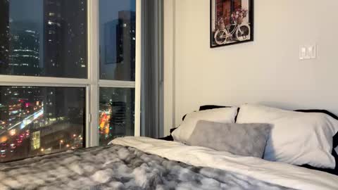 Kylie online show from November 2025 10:04:02 PM