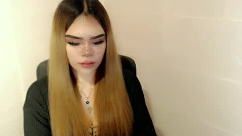 Snapshot of preciousangel69xxx chatting on May 2026 03:35:02 AM MAXXINE online show from May 2026 03:35:02 AM