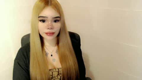 Snapshot of preciousangel69xxx chatting on May 2026 05:14:02 AM MAXXINE online show from May 2026 05:14:02 AM