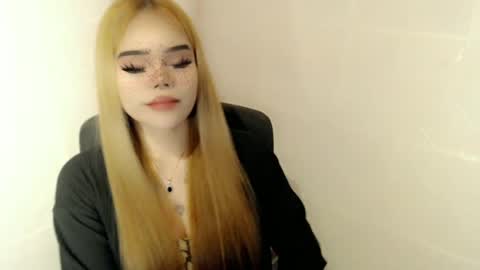 Snapshot of preciousangel69xxx chatting on June 2026 09:25:02 AM MAXXINE online show from June 2026 09:25:02 AM