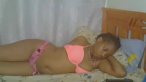 preetty_queenie1 online show from April 2026 01:32:01 AM