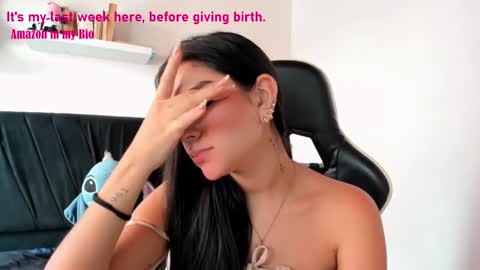 Snapshot of pregnant_sweet1 chatting on January 2025 02:39:01 PM Angelly online show from January 2025 02:39:01 PM