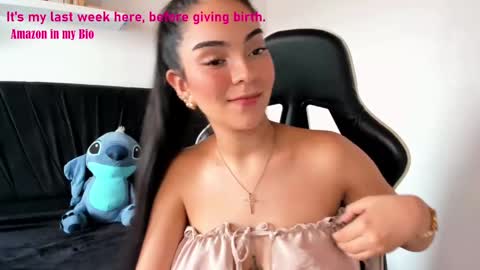 Snapshot of pregnant_sweet1 chatting on January 2025 05:41:01 PM Angelly online show from January 2025 05:41:01 PM