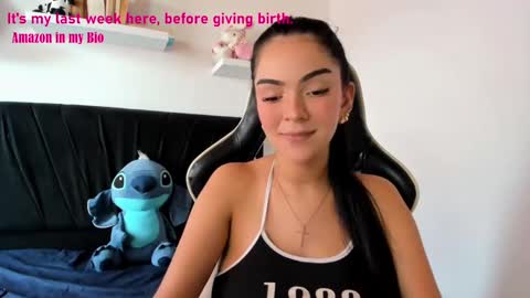 Snapshot of pregnant_sweet1 chatting on January 2025 02:49:01 PM Angelly online show from January 2025 02:49:01 PM