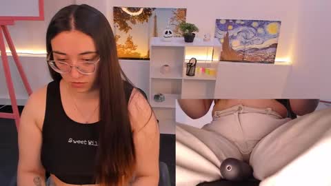 Snapshot of press_anykey chatting on October 2025 01:01:01 PM Camila online show from October 2025 01:01:01 PM