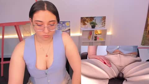 Snapshot of press_anykey chatting on November 2025 12:04:01 PM Camila online show from November 2025 12:04:01 PM