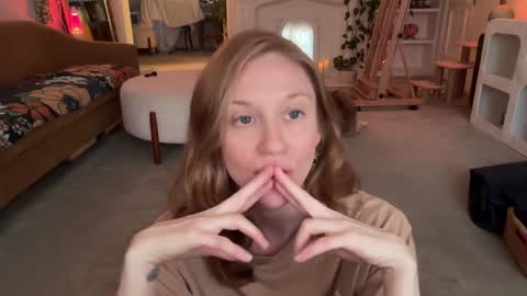 Pretend online show from November 2025 12:55:01 AM