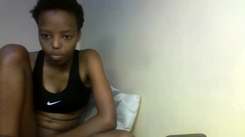 Snapshot of prettie_candy9 chatting on October 2025 12:19:02 AM Prettie candy9 online show from October 2025 12:19:02 AM