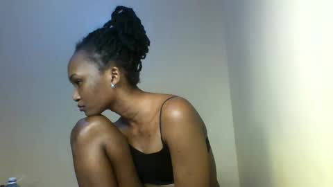 Snapshot of prettie_candy9 chatting on October 2025 03:21:02 AM Prettie candy9 online show from October 2025 03:21:02 AM