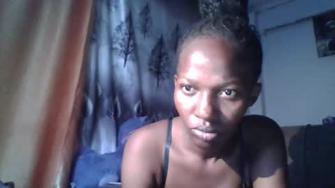 Snapshot of prettie_petitee chatting on February 2026 03:10:01 AM prettie_petitee online show from February 2026 03:10:01 AM