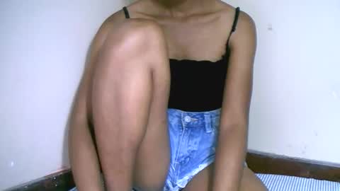 prettiethalia online show from October 2025 07:25:01 PM