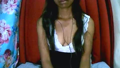 prettiethalia online show from November 2025 07:36:03 PM