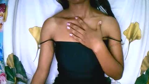 prettiethalia online show from December 2025 06:02:01 PM