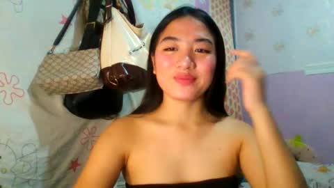 pretty_am online show from November 2025 10:04:02 AM
