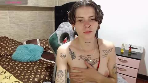 pretty_cristal22 online show from December 2024 11:40:02 PM