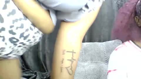 pretty_dee1 online show from May 2026 09:40:01 AM