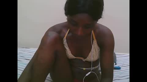 pretty online show from February 2026 12:53:01 AM