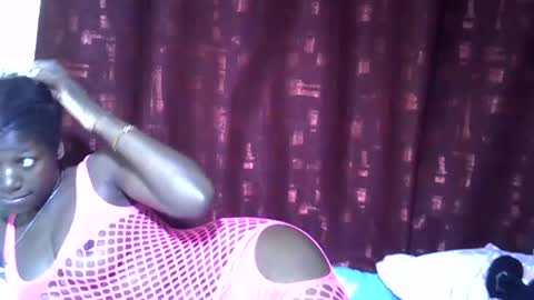 Snapshot of pretty_ebby chatting on June 2026 12:11:02 PM pretty_ebby online show from June 2026 12:11:02 PM