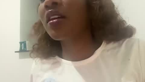 independent model online show from September 2025 09:15:02 PM