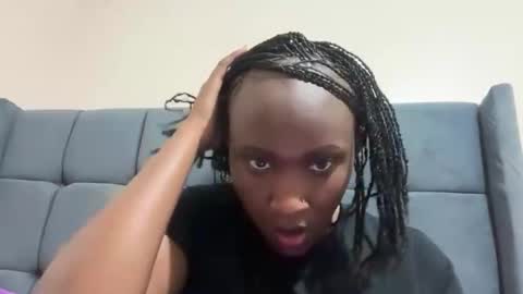 independent model online show from October 2025 02:10:01 AM