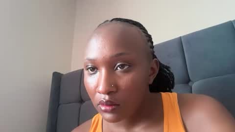 independent model online show from October 2025 06:46:02 AM