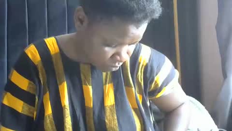 pretty_gaal online show from December 2024 11:34:01 AM