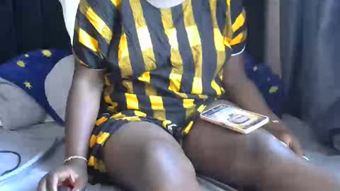 pretty_gaal online show from December 2024 12:24:01 PM