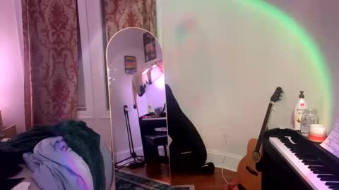 Sophie  online show from December 2024 08:20:01 AM