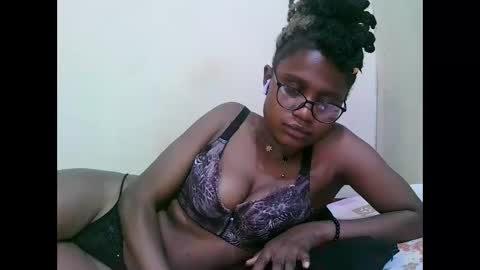 Snapshot of pretty_mellan chatting on January 2025 02:46:01 PM pretty_mellan online show from January 2025 02:46:01 PM