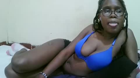 Snapshot of pretty_mellan chatting on February 2025 01:13:02 AM pretty_mellan online show from February 2025 01:13:02 AM