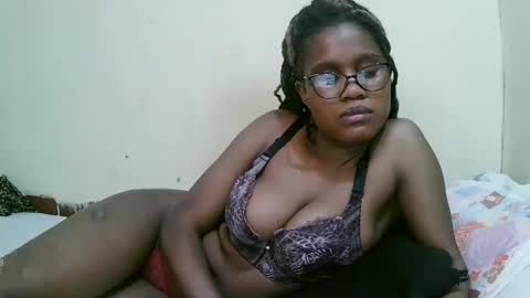 Snapshot of pretty_mellan chatting on March 2025 12:30:02 PM pretty_mellan online show from March 2025 12:30:02 PM