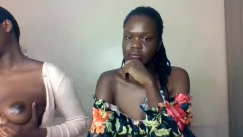 Snapshot of pretty_naya chatting on October 2025 03:54:01 PM naya online show from October 2025 03:54:01 PM