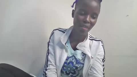 pretty_petite_ebony online show from December 2024 03:00:02 PM