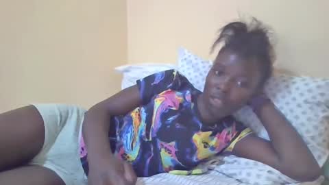 pretty_petite_ebony online show from January 2025 08:39:01 PM